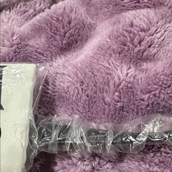 Mcm 2 way bag with dust bag and card - Picture 9 of 9